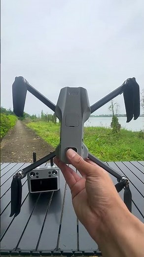 A drone perfect for complete beginners, with no complicated controls, even newbies can pick it..
