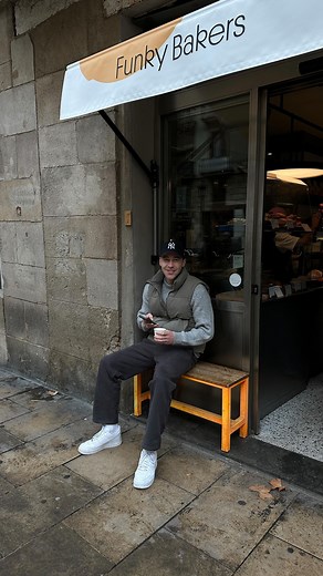 Steven Wommack on Instagram: "I still get a lot of DMs about how to do this infinity screen video edit ✨ so here you go again 🫶🏼 this is how you create this infinity effect for your Instagram reels with your phone 🚀😍 enjoy creating!! #video #edit #infinityscreen #effect #tutorial #reels #ideas #creative #explorepage inspiration by @glori_gram"