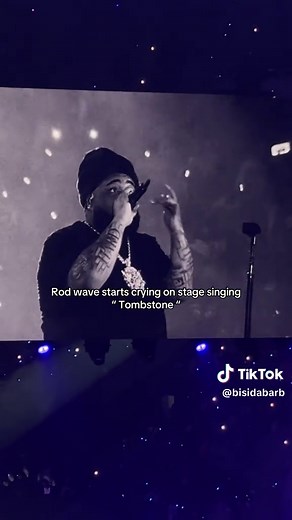Rod Wave Emotional Performance of “Tombstone” at State Farm Arena