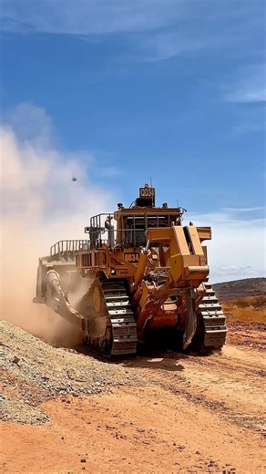 CAT D11 #dozer #caterpillar #machine #machinery #mining #mininglife #mines #fifo #bulldozer