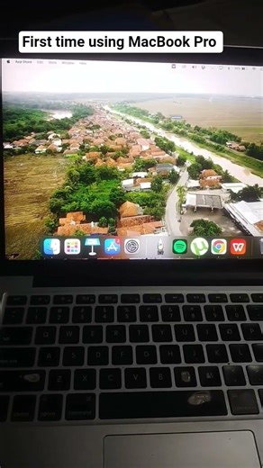 first time using MacBook Pro #macbookpro#applelaptop#ytshorts#ytshorts#viralshorts #viral#viralvideo