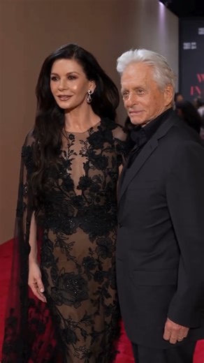 23K views · 186 reactions | Happy 25th wedding anniversary to Catherine Zeta-Jones and Michael Douglas! Many thought the Hollywood pair wouldn't last, but they've proven everyone wrong! Read more about their relationship here: https://new-idea.visitlink.me/EnZuPH | New Idea Magazine | Facebook