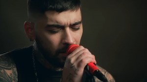 美渣ZAYN新单《Alienated》现场表演