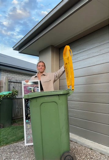 Hilarious Caravan Mirror Fail Moment