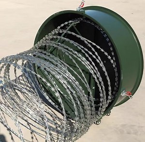 [Hot Item] Razor Barbed Wire Coils Barriers and Trailer