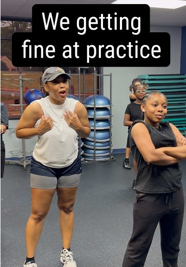 I was teaching arm work today and looked down like hold onnnn 😭💪🏽… the muscles popping, arms getting toned, body tightening up. I told the girls we’re not just learning steps we building confidence, discipline, and a summer body too 😌🔥 By the time summer hit, I need everybody arms sharp, posture right, and looking strong when we hit them formations. Might have to get an outfit that shows them arms off 👀😂 Step practice different over here. We train AND transform. 💙❤️💛💚 #dssd #fyp #explo