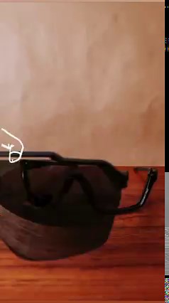 Changing lenses with the Shift MAG is so easy, it almost feels like you have a little helper. | Smith