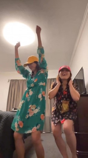 Hello Universe 🥰💋 having fun before bedtime @ LA, California 🤩🤩🤩 | Delle Dior