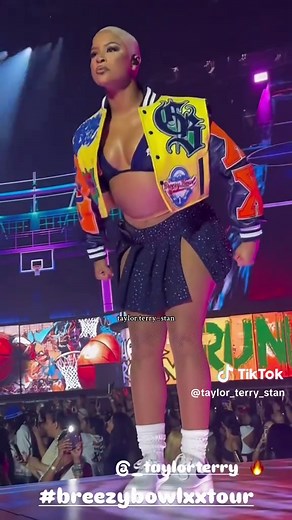 The way she just ATE that OMG Taylor🔥😮‍💨. I’m Gagged!!!🔥🔥🔥 #taylorterry #miamibreezybowl #fyp #breezybowl #teambreezy #chrisbrowndancers #chrisbrown #explore