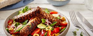 Cevapcici mit griechischem Salat - Rezept | LIDL Kochen