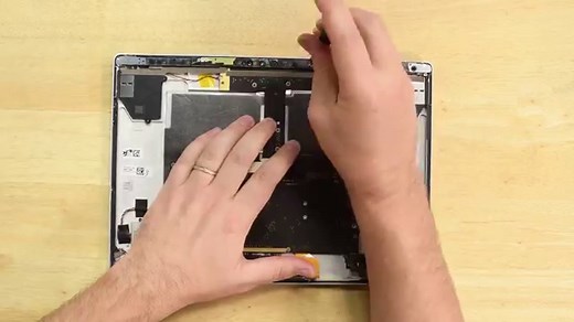 Surface Book 2 Teardown: Schrecklich reparierbar, aber schon "besser"