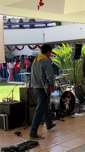 Brianstorm- Artic Monkeys (live cover) . . . . #rock #drums #articmonkeys #brianstorm