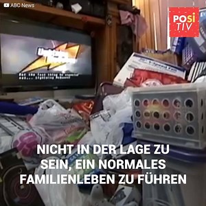 109K views · 442 reactions | Leidenschaft für das Recycling zu haben, aber etwas, das ein Beitrag sein könnte, endete in einer Besessenheit. Die Frau wollte nichts verlieren und füllte schließlich ihr Haus mit Schätzen, die jeder auf einer Mülldeponie finden könnte. Eine Besessenheit, von der sie glaubte, dass sie niemanden beeinträchtigen würde, doch sie vergaß, dass ihre beiden Töchter bei ihr waren ... und zerstörte ihr Leben komplett. | Positiv + | Facebook
