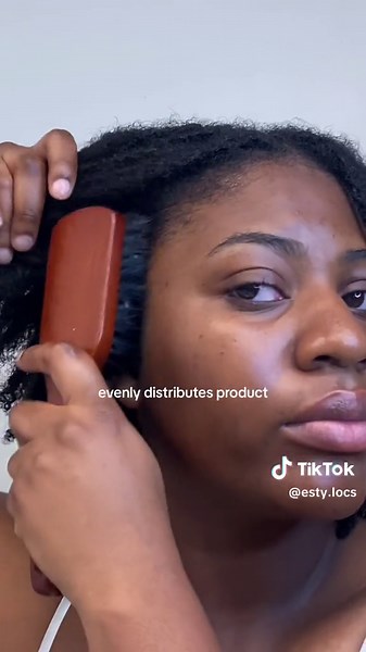 here are some benefits and reasons you should be brushinb your locs (dont brush starter locs) #locbrushing #brushinglocs #loccaretips #loccare #loctips #estylocs #loccommunity