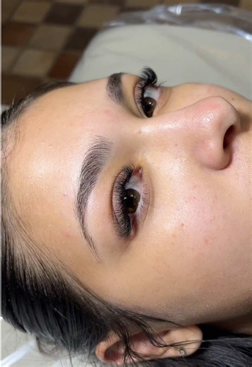 Exploring the Art of Eyelash Extensions