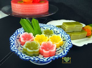 Thai Layered Dessert Recipe: Khanom Chan (ขนมชั้น) - Lion Brand