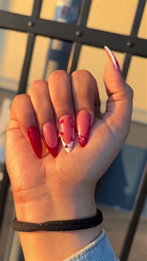 Valentine's Day Acrylic Nail Set Ideas
