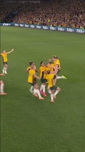 A beautiful moment as Cortnee Vine makes history for Australia. 🎯