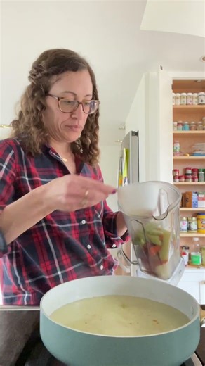 Quick One-Pot Vegetable Broth