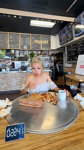 $1000 prize 14lb pizza challenge @viztangocafe | Raina Huang