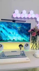 9.5K views |  Creative Labs Pebble Pro – Dein perfekter Begleiter für den Alltag am Schreibtisch Das schlanke, minimalistische Design fügt sich nahtlos in jeden Lebensstil ein und ergänzt deinen Arbeitsplatz – egal ob zu Hause, in einer gemütlichen Wohnung oder im Büro. Jetzt nur €54,99 (statt €71,99) – verbessere dein Klangerlebnis ohne dein Budget zu sprengen. | Creative Labs | Facebook