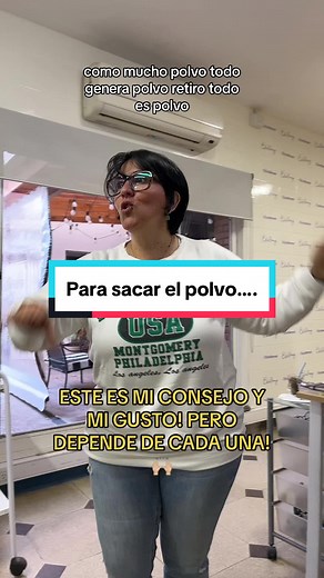 Consejos para el cuidado de las uñas: uso adecuado del cepillo para eliminar el polvo