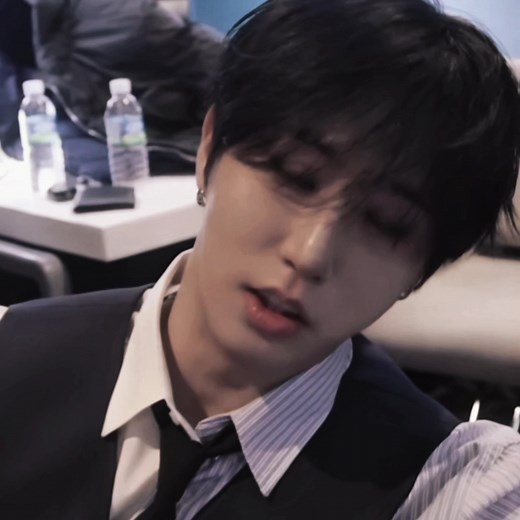 Han Ji-sung: Captivating Edits and Stray Kids Highlights