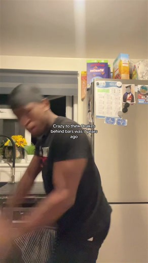 Drake and behind bars in the same sentence still baffles me till this day 🤣🤣🤣 #drake #ukrap