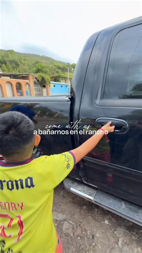 ɢᴇɴᴇᴠɪᴇᴠᴇ ᴄᴀʀʀᴀɴᴢᴀ on Instagram: "Showering in Mexico with natural water ⛰️💦 That water was hoooooot 🙂 #asmr #mexico #explorepage #aguatermal"