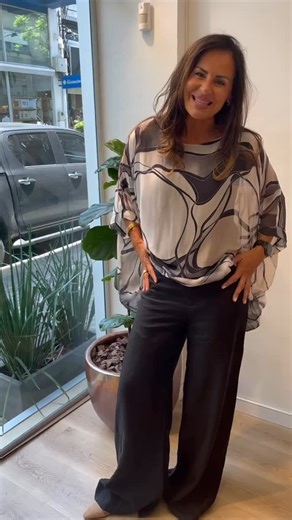 Blue Boutique on Instagram: "Acá les dejamos diferentes modelos de blusas sn gasa Italiana 🇮🇹"