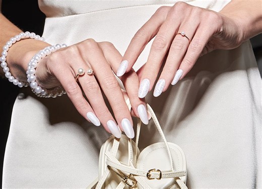5 manicure eleganti e minimal perfette per matrimoni e cerimonie