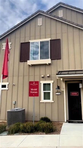 Tour This New Construction Home in Temecula! Get a quick look inside one of Temecula’s newest modern, energy-efficient new homes for sale — offering open-concept living, spacious interiors, and stylish designer finishes. 🏡 If you’re searching for affordable new construction homes in Temecula or the Inland Empire, this collection is a standout. Homes start around the $500K price point (verify current pricing), making it a strong option for first-time buyers, move-up buyers, and anyone wanting a 