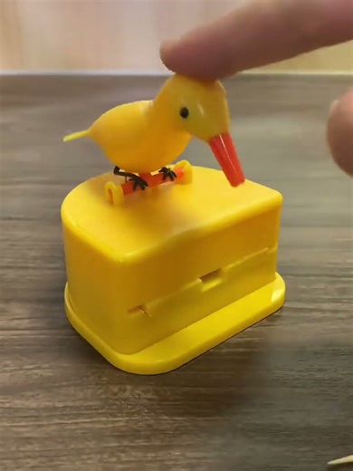 Small Bird Lovely Automatic Toothpick Holder