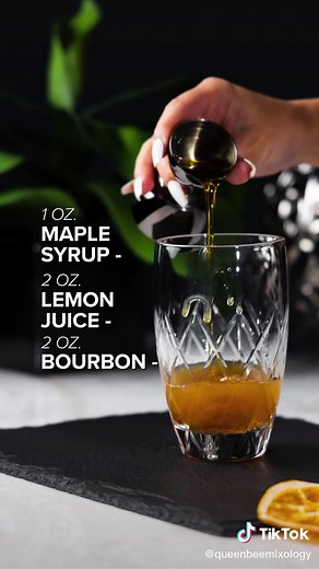 AUTUMN AFTERNOON 🍂 The best way to enjoy a fall afternoon is with a delicious cocktail in hand. ⁠#cocktails #cocktailtok #cocktailrecipes #recipes #cocktails30sec #cocktail #drinks #drinkrecipes #recipes