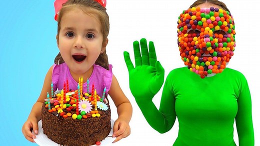 Bonnie pretend play watching tv and having snacks and then discovers ruby is playing green | RubyandBonnie TV