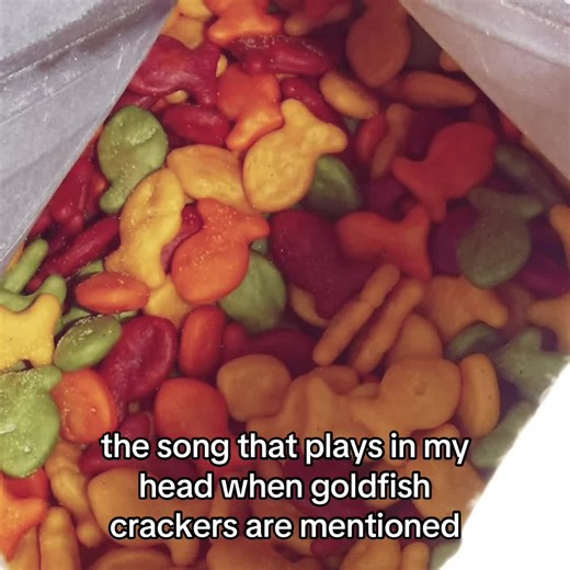 😋#fyp #goldfishcrackers #goldfish | Goldfish
