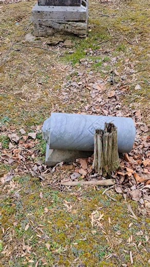 Traveling along backroads here in Wayne County, Ky we sometimes come across old pioneer and family cemeteries hidden in the woods, and along some of the oldest roadways. Some unique graves can be found, stone boxes, tent graves, wooden markers, and what appears to be above ground grave. most are handmade memorials, pioneer burials, and the beautifully strange and meaningful ways people across this country have honored their dead, every stone has a story. OLD BETHEL CEMETERY Parnell, Kentucky | J
