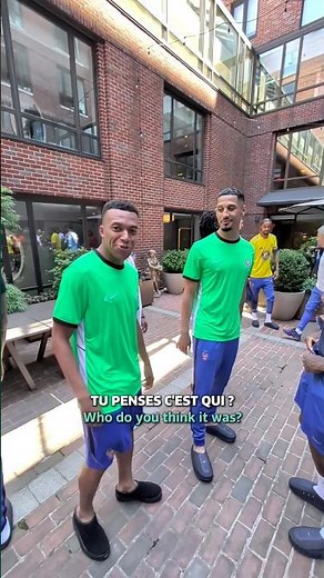 Les Bleus retrouvent le maillot de leur 1er club ! 💙