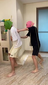 Call your friend to watch the current stacking dice challenge 1/2 #funny #funnyvideos #guanbue #prank #lifestyle #gaming #challenge | James Deen