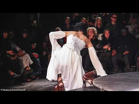 Runway Mishaps at Paris Fashion Week Spring/Summer 2023 (Vivienne Westwood, YSL, Monot, Valentino)