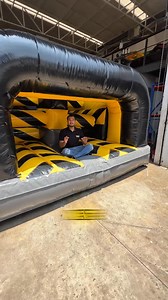 Querían algo mucho mejor que un inflable de $30,000 sin pasar de $60,000. Y le entregamos por $56,000: Un inflable con colores personalizados, tamaño ideal, juegos interiores, resistente al agua y perfecto para un salón de eventos. Con motor, kit de parches, bolsa de traslado y 5 años de garantía. 📩 Cuéntanos tu presupuesto y tu idea, nosotros la hacemos realidad. 🔍 inflables personalizados | fabrica de brincolines | inflables para negocio | brincolines resistentes | inflables con garantía #in