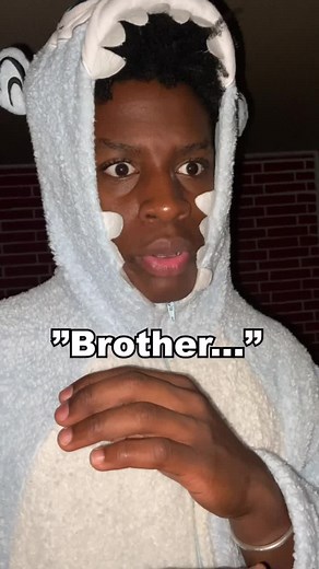 When you and your brother get a snack at 3am (PART 3)😳 (4,000 SHARES for PART 4) #foryou #twins #relatable #scary #comedy