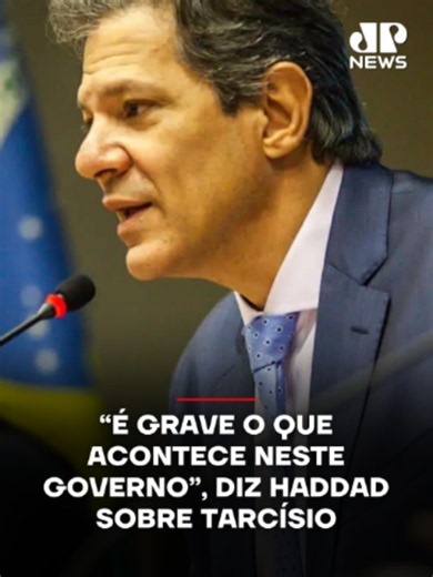 Em sua aparição no Direto ao Ponto, da Jovem Pan, o pré-candidato ao governo paulista, Fernando Haddad (PT) questionou a organização da gestão de Tarcísio, atual governador de São Paulo, afirmando que o cenário atual está repleto de escândalos e polêmicas que o preocupam. ▶️ Assista ao #DiretoAoPonto na íntegra no canal da Jovem Pan News no YouTube 🔗 Leia a matéria completa em: jovempan.com.br 📺 Confira na JP News 📌 Siga o nosso perfil @jovempannews #Brasil #JovemPanNews #FernandoHaddad #Tarc