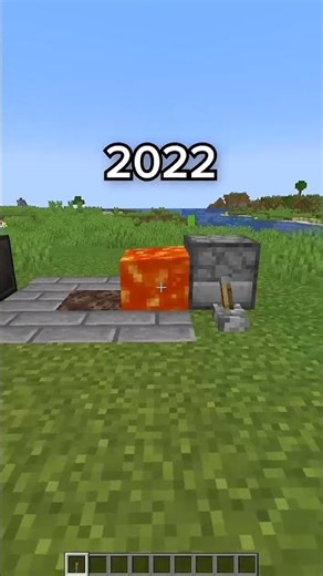 Minecraft NORMAL vs REALISTIC 🤯