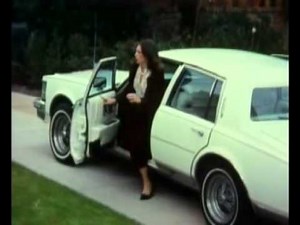 SUBURBIA (1984) - Punk Parade scene