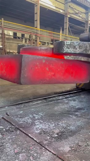 Semi-forged square iron ingot 8-ton blind hole block #forgingprocessing #processing #machining