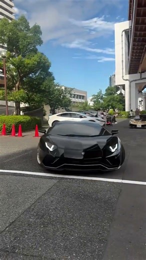 老师 你教的知识对我一点用都没有 这个社会讲的是钱和... http://xhslink.com/o/8VI1tYEQnLC Copy and open Xiaohongshu to view