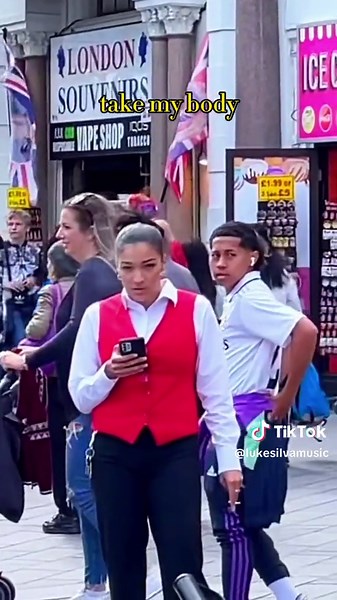 Wanna get a girl’s attention? Start ✨BELTING✨ 🗣️ #singer #cover #kodaline #alliwant #busking #london