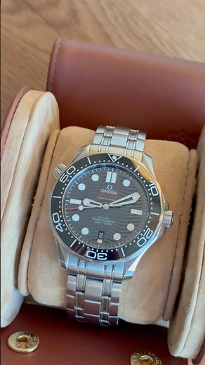 Omega Seamaster Professional Diver 300M & Wristonomy Leather Watch Roll #wristonomy #omegaseamaster