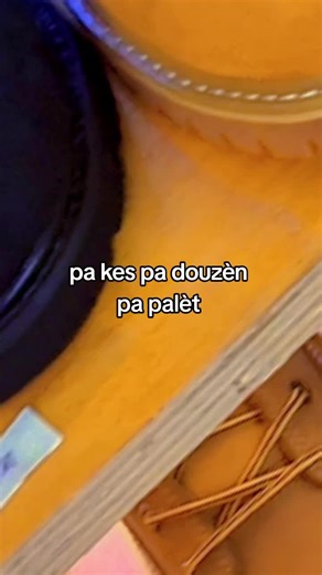 Bon Machann (@bon.machann)’s videos with Dont go away by yo Maps and Mr Crown - LYRICS MON-STAR ✍︎